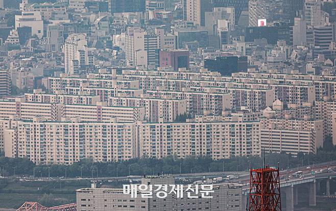 서울 강남구 압구정동 아파트 단지 전경. 매경DB