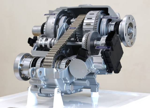 현대위아가 국내 최초로 개발한 2속 ATC의 절개품. 2속 ATC는 후륜 구동 자동차의 구동력을 주행 상황에 맞게 분배해 최적의 주행 성능을 제공하는 부품이다. 현대위아 제공