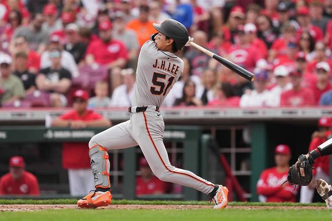 샌프란시스코 자이언츠 외야수 이정후가 3일 미국 텍사스주 휴스턴에 위치한 다이킨파크에서 열린 2025 미국프로야구 메이저리그(MLB) 휴스턴 애스트로스와의 원정경기에 출전하지 않았다. 휴식 차원의 결정이었다. AFP 연합뉴스