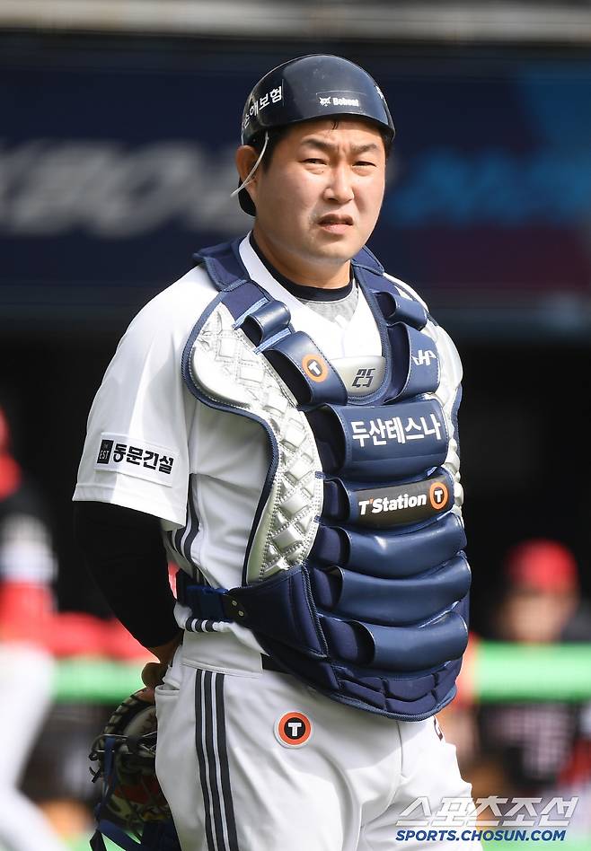 13일 서울 잠실구장에서 열린 시범경기 KIA-두산전. 양의지가 비디오판독 결과를 기다리고 있다. 잠실=정재근 기자 cjg@sportschosun.com/2025.3.13/