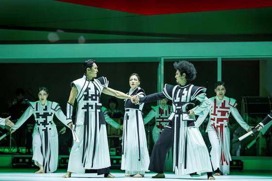 뮤지컬 '적벽' 장면. 다른 뮤지컬과 달리 '적벽' 관객들은 작품을 보며 추임새를 넣을 수 있다. 사진 국립정동극장