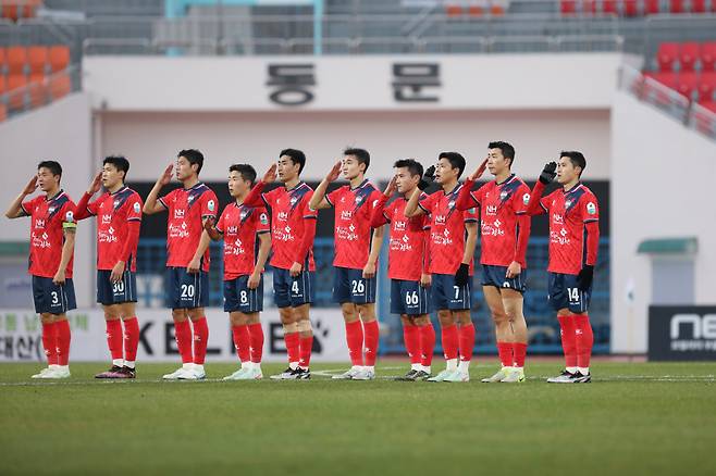 김천종합운동장/ K리그1/ 김천상무프로축구단 vs 대구FC/ 김천 김승섭 득점, 단체/ 골 세레머니/ 사진 하서영