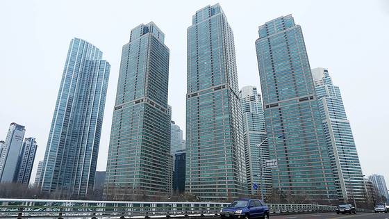 전용 92㎡까지 토지거래허가제를 피한 강남구 도곡동 타워팰리스.