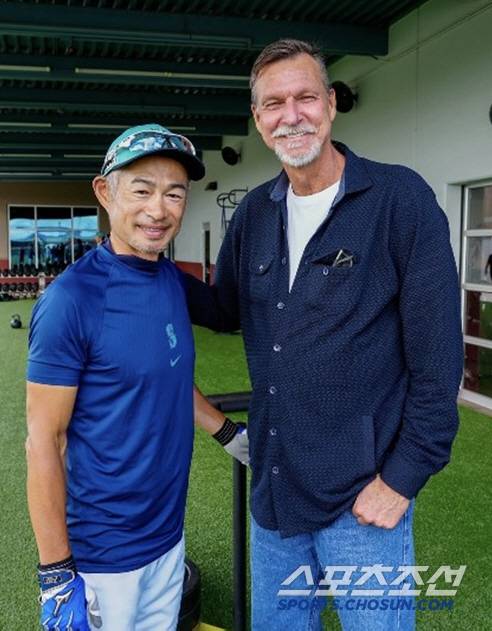 랜디 존슨은 시애틀과 유니폼 등번호 51번으로 연결된다. 존슨이 시애틀에서 달았던 51번을 이치로가 사용했다. 사진출처=랜디 존슨 SNS