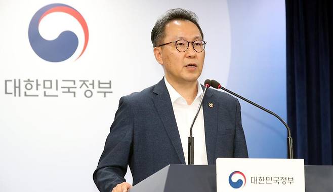 박민수 보건복지부 제2차관이 지난 2023년 8월 8일 오후 서울 종로구 세종대로 정부서울청사에서 제3기 병상수급 기본시책 발표를 하고 있다. 뉴스1