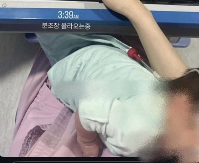 대구의 한 대학병원 간호사가 중환자실에서 신생아를 돌보며 "낙상 마렵다(하고 싶다)" 등 부적절한 발언을 한 가운데 학대 피해 신생아 부모가 "간호사 얼굴 한 번 보지 못했고 사과조차 못 받았다"고 분노했다./사진=블라인드 갈무리