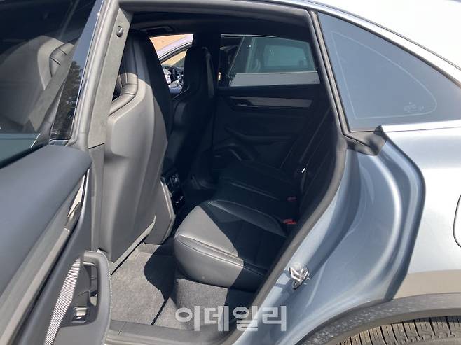 포르쉐 마칸 일렉트릭