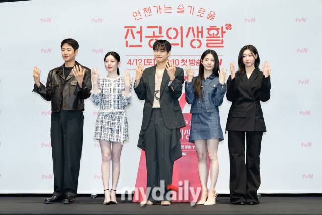 '언젠가는 슬기로운 전공의생활' 단체 / tvN