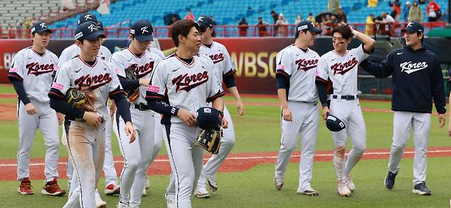 지난해 프리미어12에 출전한 한국 야구 대표팀. 연합뉴스