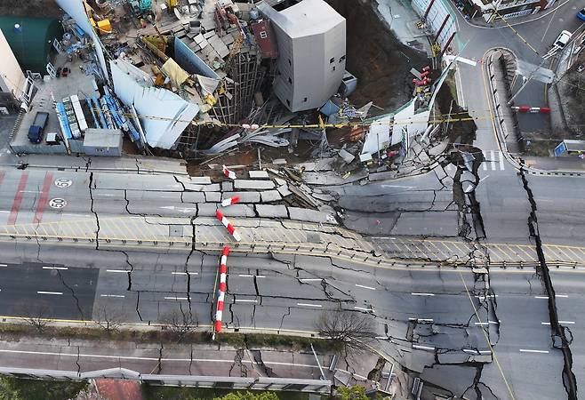11일 경기도 광명시 일직동 신안산선 공사 현장에서 붕괴 사고가 발생했다. 광명=연합뉴스