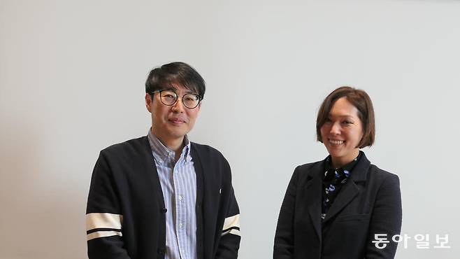 슬림 스타일러를 개발하는 에센스 프로젝트에서 일익을 담당했던 임형규 LG전자 리빙솔루션사업부 책임연구원(왼쪽)과 채진희 LG전자 리빙솔루션SE팀 팀장. 민동용 기자 mindy@donga.com