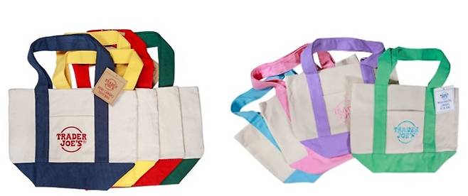 왼쪽은 기존에 판매하던 트레이더 조 토트백. 오른쪽은 이번 오픈런 사태 때 판매된 부활절 기념 트레이더 조 토트백./사진=트레이더 조 공식 홈페이지