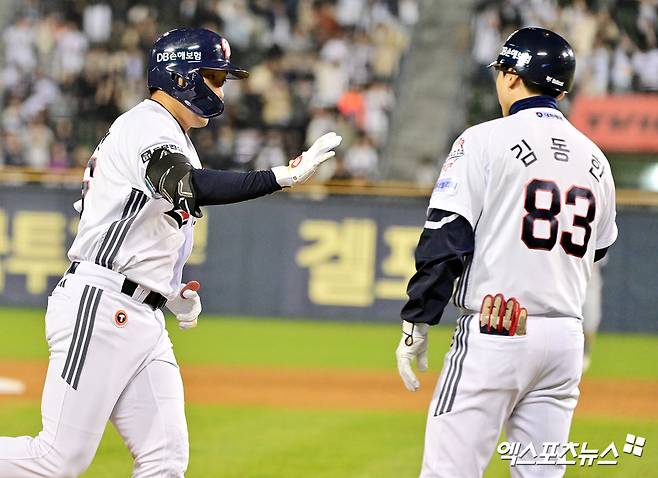 두산 베어스 추재현이 정규시즌 경기에서 홈런을 친 뒤 베이스를 돌고 있다. 엑스포츠뉴스 DB