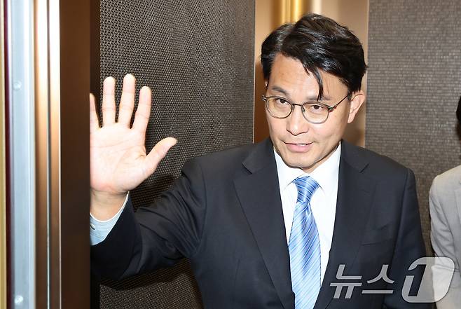 윤상현 국민의힘 의원이 8일 서울 종로구 정부서울청사로 들어서고 있다. 2025.4.8/뉴스1 ⓒ News1 임세영 기자