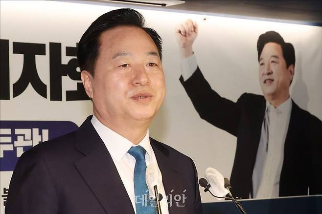 김두관 더불어민주당 전 의원이 7일 오전 서울 여의도 더불어민주당 중앙당사 당원존에서 대선 출마 선언 기자회견을 하고 있다. ⓒ데일리안 홍금표 기자