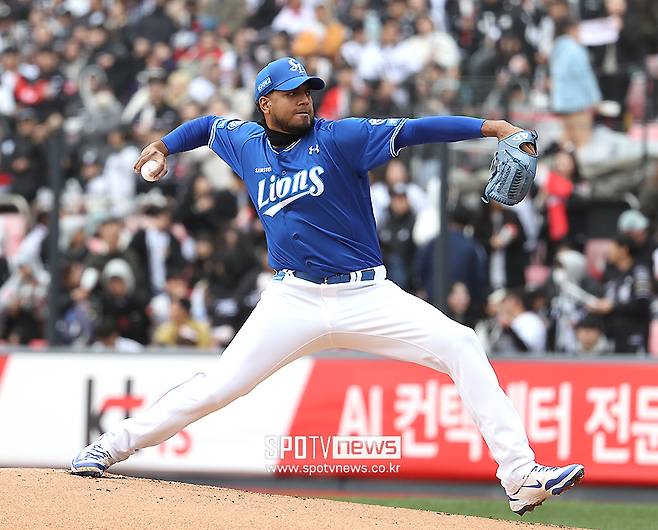 ▲ 삼성은 레예스가 한 턴 정도만 거르고 다시 로테이션에 돌아오길 희망하고 있다. ⓒ곽혜미 기자