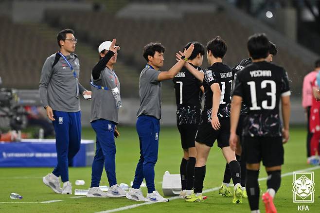 정현웅의 선제골 후 기뻐하는 U-17 대표팀. 사진=대한축구협회
