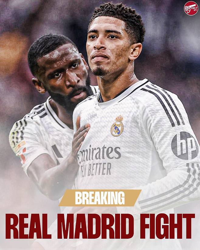 레알 마드리드의 수비수 안토니오 뤼디거가 클럽의 이미지를 제대로 망치고 있다. 코칭 스태프를 폭행하고, 일본 선수들을 조롱한 것은 이미 유명하다. 최근에는 훈련장에서 동료 선수와 몸싸움까지 벌이며 논란이 커지고 있다.
1993년생으로 30세가 넘는 나이임에도 여전히 배움이 부족한 모습을 보이며 팬들의 눈살을 찌푸리게 하고 있다. 구단 차원에서 날뛰는 뤼디거의 행동을 자제시킬 대책 마련이 시급하다. 사진=SNS