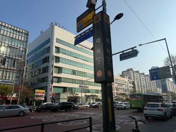 끊임없는 성적 평가와 경쟁 속에서 많은 학생들은 압박감, 자책감, 우울감을 느낀다./헬스조선 DB