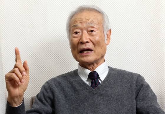 이용태 전 삼보컴퓨터 명예회장. 명륜동 퇴계학연구소.