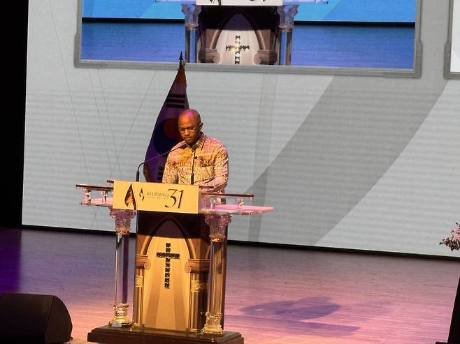 Togolani Mavura, Tanzanian Ambassador to Korea and Vice Dean of the African Group of Ambassadors in Seoul delivers remarks at the 31st anniversary of the Rwandan genocide at the FEBC Art Hall in Mapo District, northern Seoul, on Monday. (Sanjay Kumar/The Korea Herald)