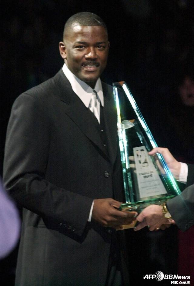 듀마스는 행정가로서 변신, 배드 보이즈 2기를 만들어 다시 한 번 NBA 최강으로 올라섰다. 당시 듀마스는 천시 빌럽스, 라시드 월러스, 벤 월러스, 리처드 해밀턴, 테이션 프린스를 중심으로 배드 보이즈 2기를 구성했고 ‘전당포’ LA 레이커스를 꺾고 NBA 파이널 우승을 차지했다. 사진=AFPBBNews=News1