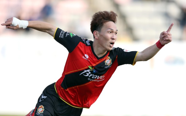 경남FC 시절 쿠니모토. 연합뉴스
