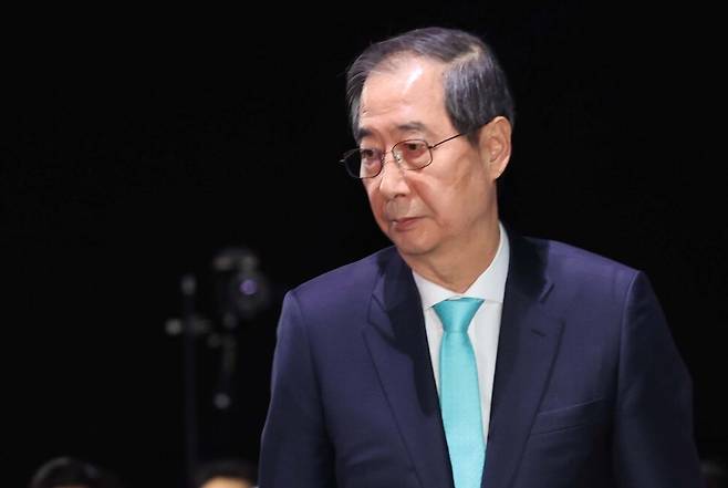 한덕수 대통령 권한대행 국무총리가 11일 오전 서울 서대문구 국립대한민국임시정부기념관 의정원홀에서 열린 제106주년 대한민국임시정부수립 기념식에서 기념사를 하기 위해 단상으로 향하고 있다. 김태형 기자 xogud555@hani.co.kr