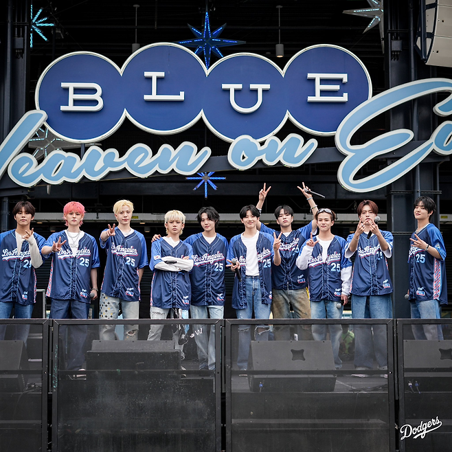 17일 다저스타디움을 방문한 트레저. LA 다저스 SNS