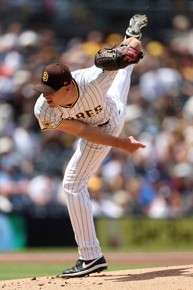 ▲ 17일(한국시간) 미국 캘리포니아주 샌디에이고 펫코 파크에서 열린 2025 메이저리그 시카고 컵스와 경기에 선발 등판한 닉 피베타는 6이닝 4피안타 1볼넷 1실점 호투로 승리 투수가 됐다. 이번 시즌 평균자책점이 1.57이다. ⓒ연합뉴스/AFP