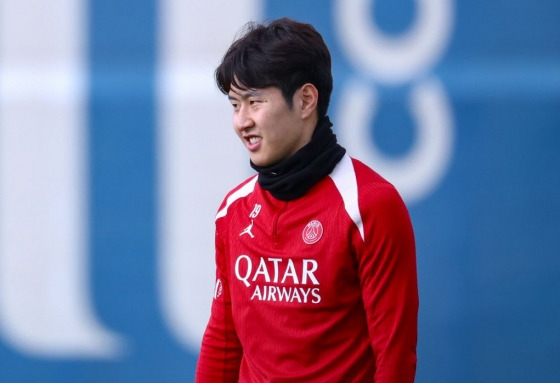 부상 복귀해 팀 훈련에 참여한 이강인의 모습. /사진=PSG 공식 홈페이지 갈무리