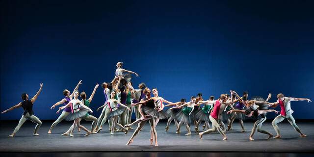 ABT가 2024년 선보인 제마 본드 안무 ’라 부티크’. 영국 안무가 프레데릭 애슈턴의 영향을 받은 작품으로 클래식 발레와 컨템포러리 발레의 감각이 세련되게 어우러졌다. ⓒEmma Zordan