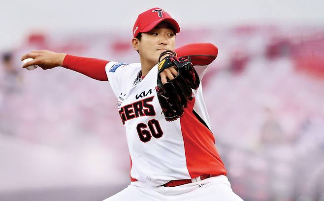 KIA 김도현이 16일 광주 KT전에 선발 등판해 역투하고 있다. KIA 타이거즈 제공