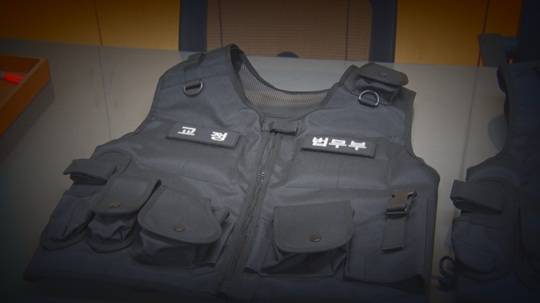 교도관 사칭범이 대신 사달라고 요구하는 방검복. 교정본부는 물품 대리 구매를 요구하지 않는다.