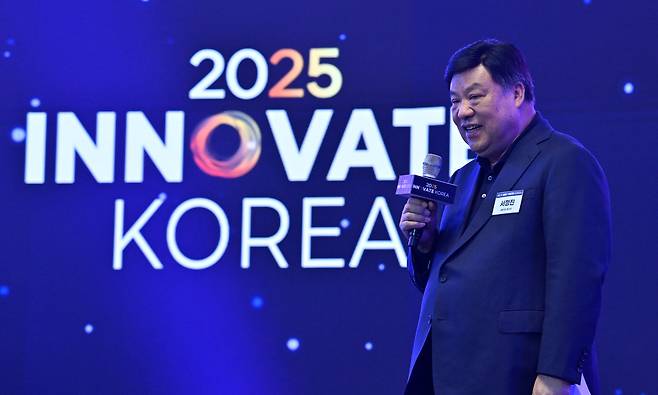 Celltrion founder and Chairman Seo Jung-jin speaks during Innovate Korea 2025 held in Daejeon on Wednesday. (Lee Sang-sub/The Korea Herald)