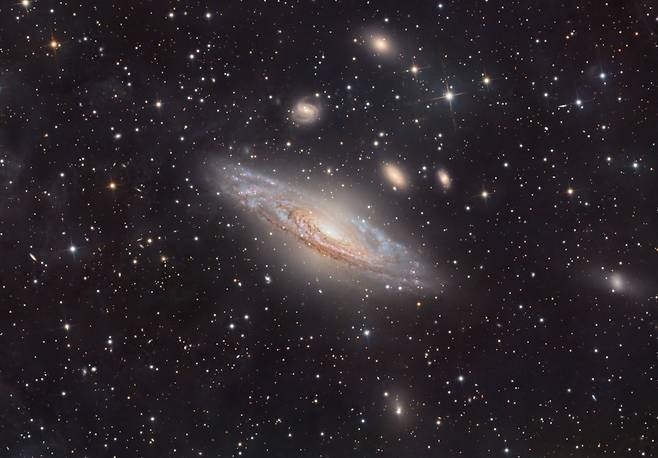 한국천문연구원 제33회 천체사진 공모전 대상. 송재훈 씨의 'NGC 7331과 외로운 은하들의 춤'./한국천문연구원