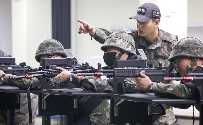경기 화성시 수원·화성·오산과학화예비군훈련장에서 예비군들이 영상모의 사격, 시가지 전투 등 훈련을 받고 있다. 2025.3.6. (ⓒ뉴스1, 무단 전재-재배포 금지)