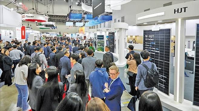 23일 대구 엑스코에서 개막하는 대구국제그린에너지엑스포의 지난해 전시장 모습. /엑스코 제공