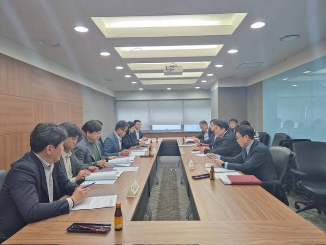 안호 충남도 산업경제실장 주재로 도와 예산군, 충남개발공사 등 관계자들이 내포 농생명 클러스터 조성 사업 추진 상황을 파악했다.