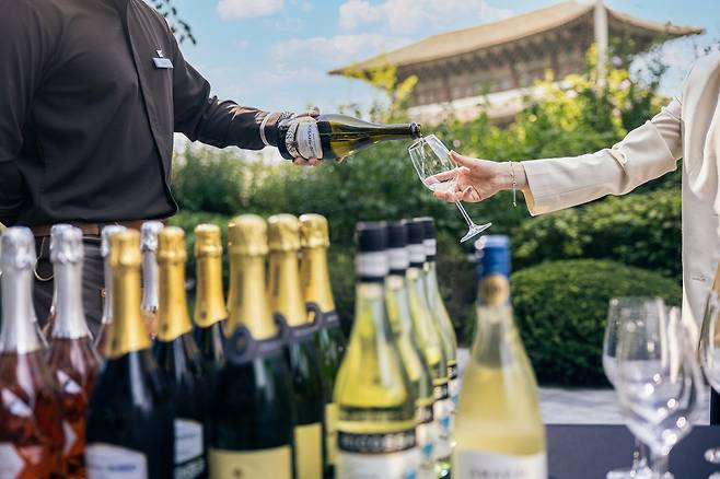 JW 메리어트 동대문 스퀘어 서울 ‘와인 앤 버스커. ’