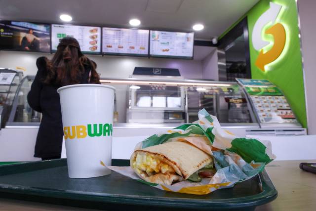 써브웨이가 4월 1일부터 메뉴 가격 및 및 배달 가격을 인상하기로 한 가운데 지난달 31일 서울 시내 한 써브웨이 매장의 모습. 연합뉴스.