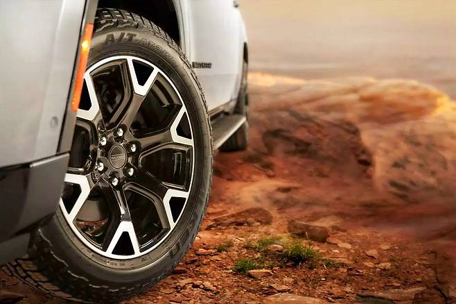 지프 왜고니어 오버랜드 스페셜 에디션