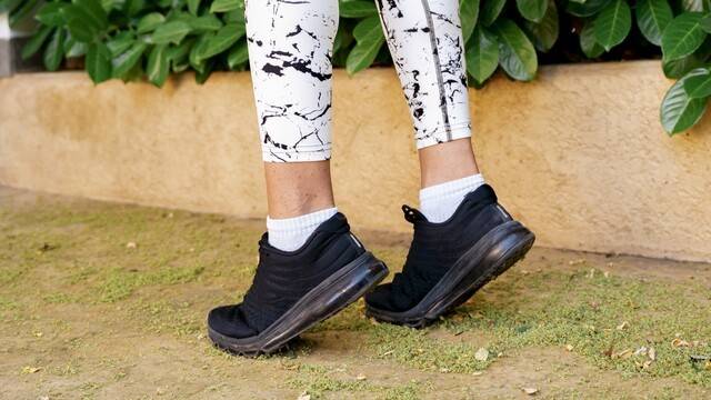 종아리 근육 강화는 족저근막염 예방에 효과적이다|출처: 클립아트코리아