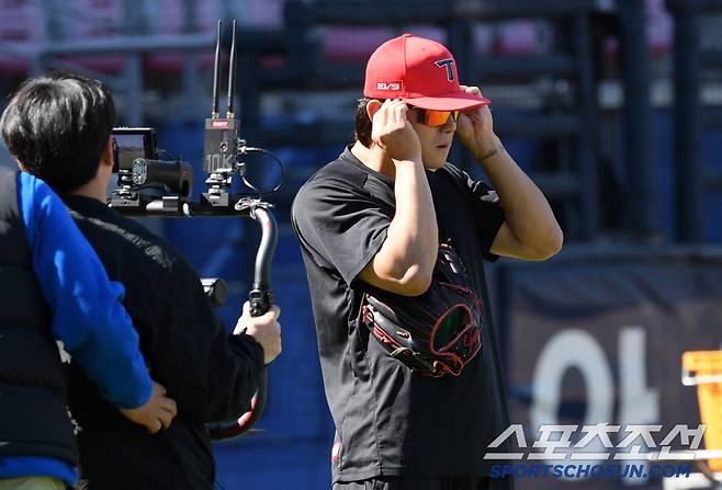 25일 광주 기아챔피언스필드에서 열린 KIA 타이거즈와 LG 트윈스의 경기. 부상에서 복귀한 KIA 김도영이 훈련을 하고 있다. 광주=박재만 기자 pjm@sportschosun.com/2025.04.25/