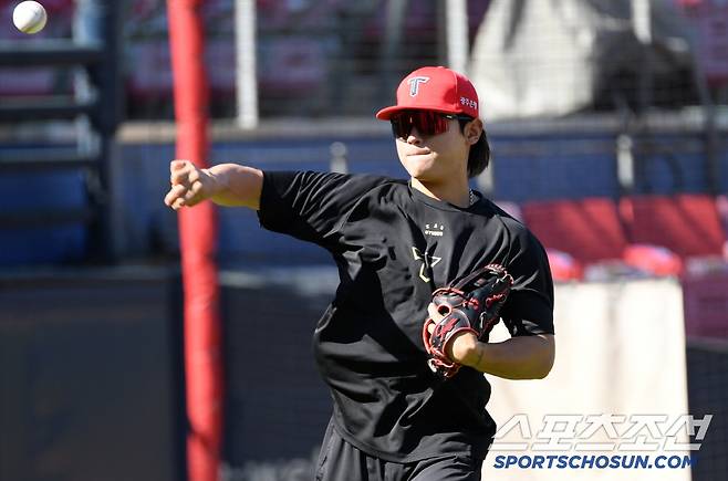 25일 광주 기아챔피언스필드에서 열린 KIA 타이거즈와 LG 트윈스의 경기. 부상에서 복귀한 KIA 김도영이 훈련을 하고 있다. 광주=박재만 기자 pjm@sportschosun.com/2025.04.25/