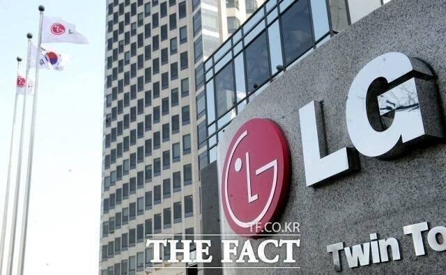 LG전자, LG이노텍, LG디스플레이 등 LG그룹 전자 계열사들이 지난 24일 나란히 1분기 실적을 발표했다. /더팩트 DB