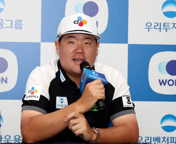 2025년 한국프로골프(KPGA) 투어 우리금융 챔피언십에 출전한 임성재 프로가 1라운드 경기 후 인터뷰하는 모습이다. 사진제공=KPGA