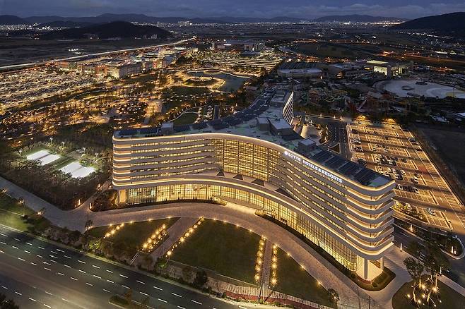 Aerial view of Lotte Hotels & Resorts Gimhae (Lotte Hotels & Resorts)