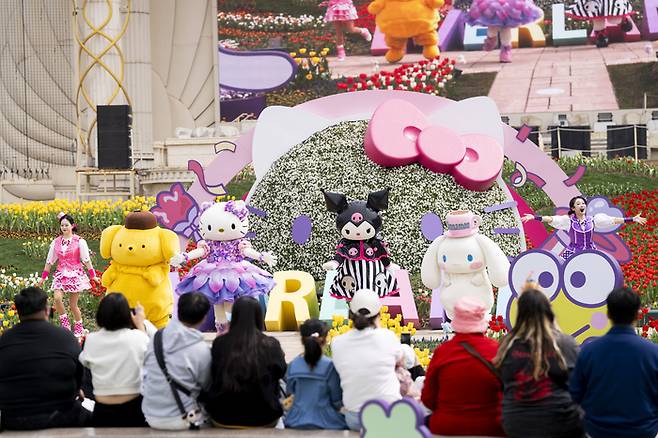 포시즌스가든에서 진행하는 국내 최초 산리오캐릭터즈 공연 / 사진=삼성물산