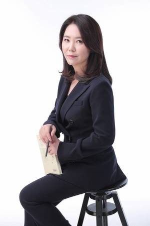 강유정 더불어민주당 의원